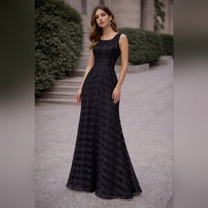 Elegant Black Organza Maxi Dress – Sleeveless Evening GownStunning black sleeve